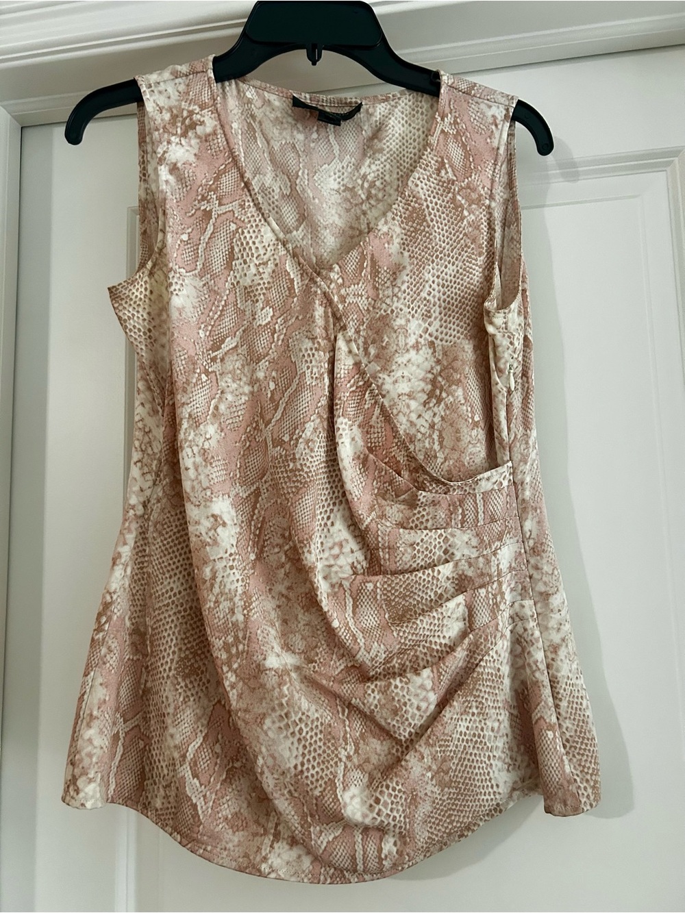 St. John Blush and Cream Snake-Print V-Neck Tank
